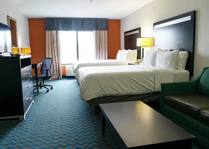 Holiday Inn Express & Suites Roanoke Rapids By Ihg