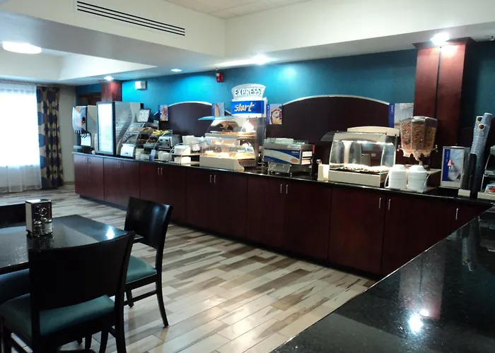 Holiday Inn Express & Suites Roanoke Rapids By Ihg