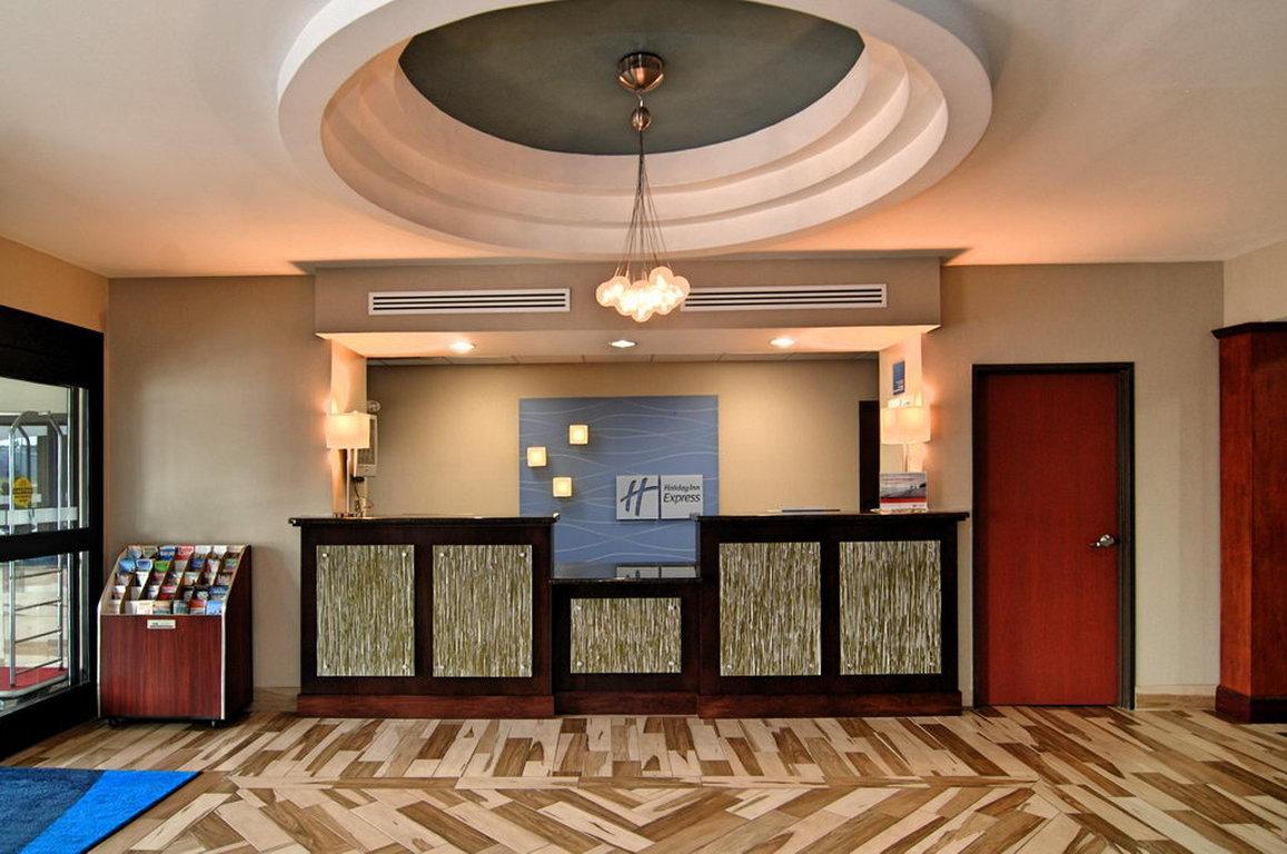 Hotel Express & By Ihg Roanoke Rapids