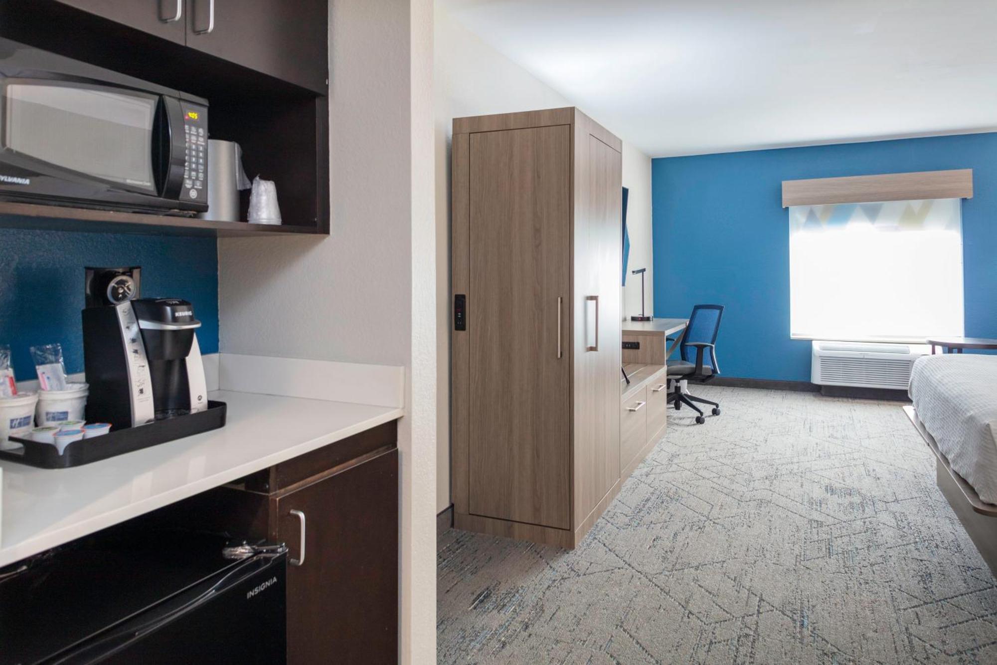 Hotel Express & By Ihg