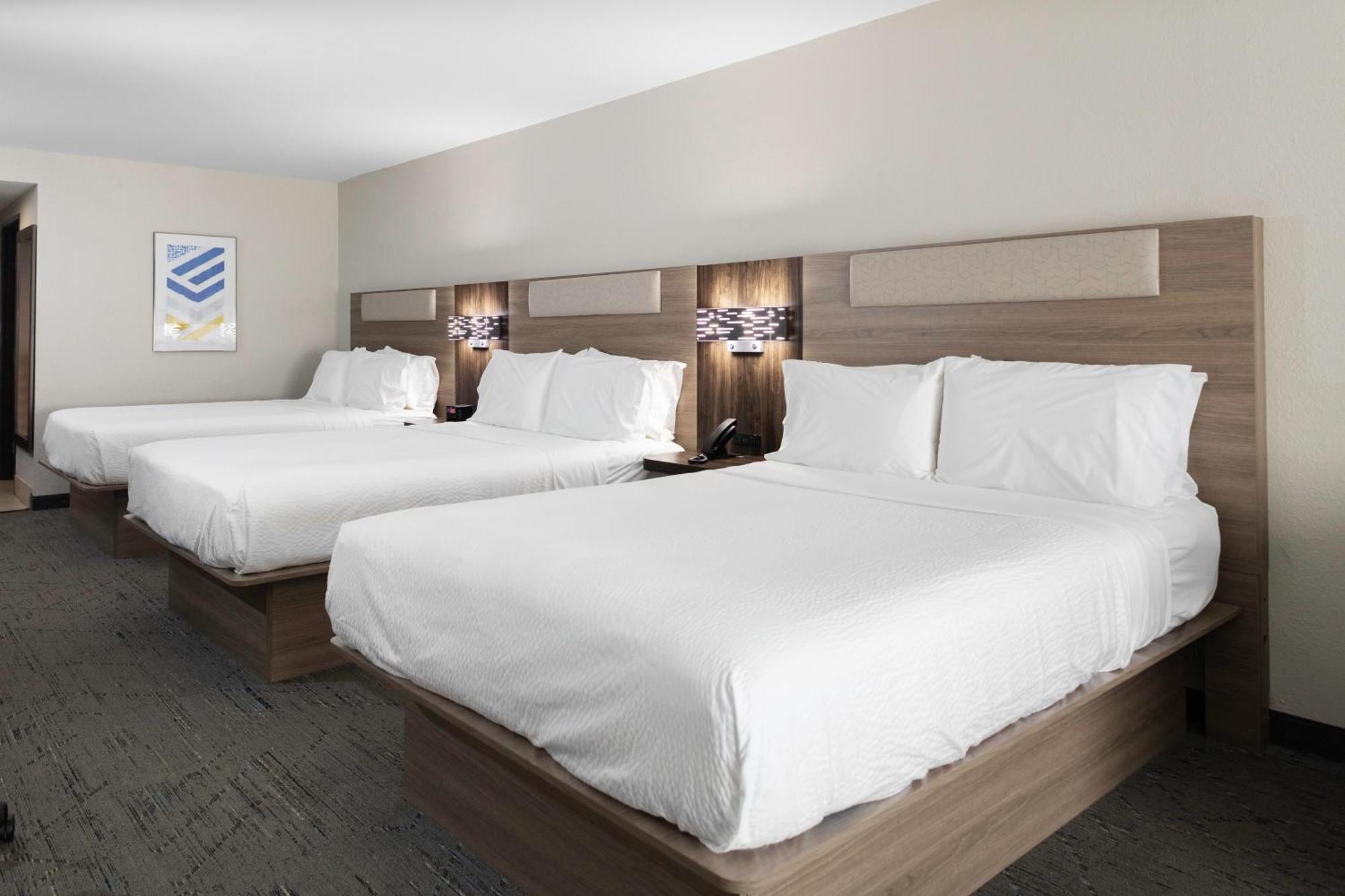 Express & By Ihg Hotel 3*