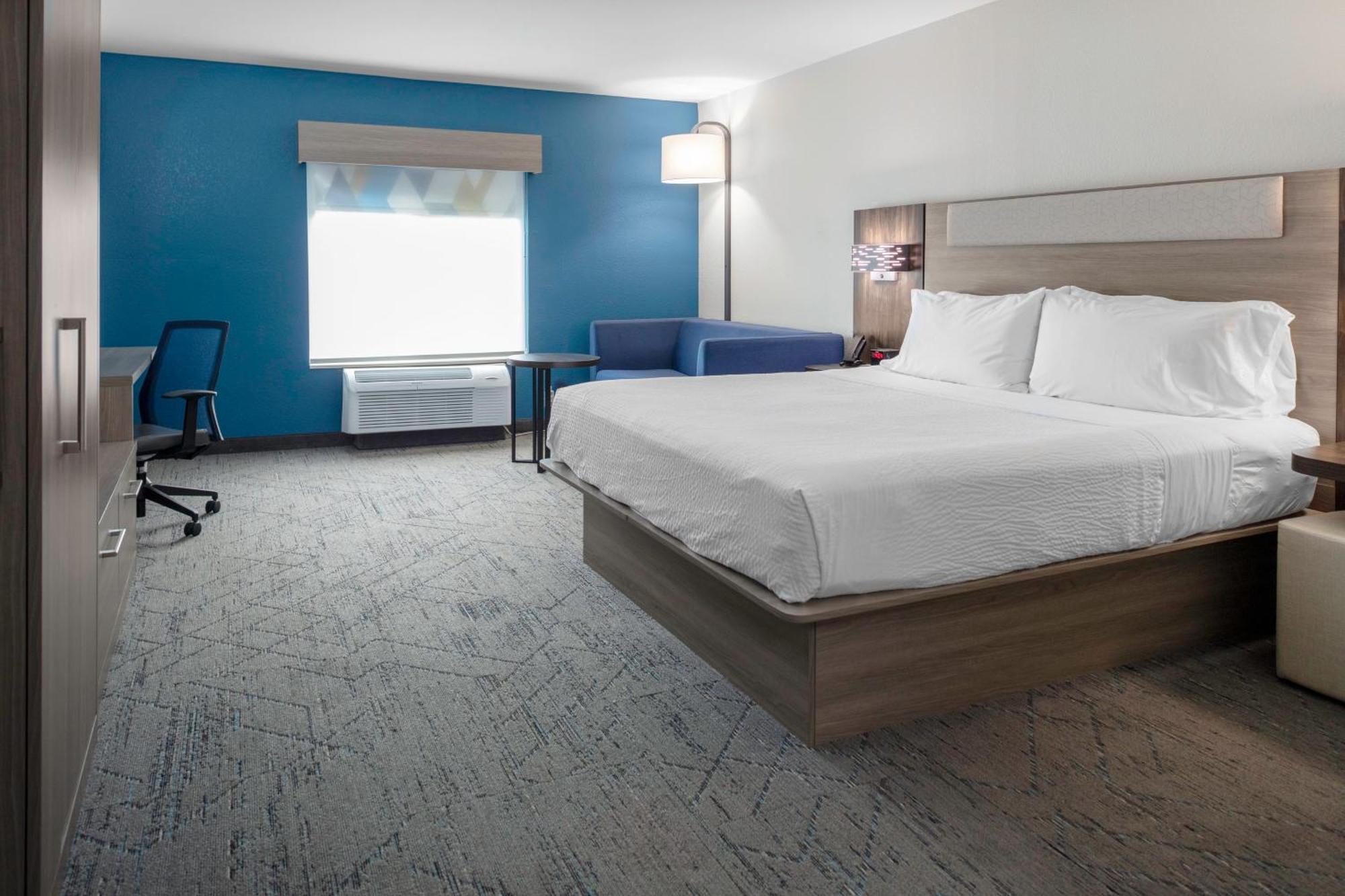 Express & By Ihg 3*