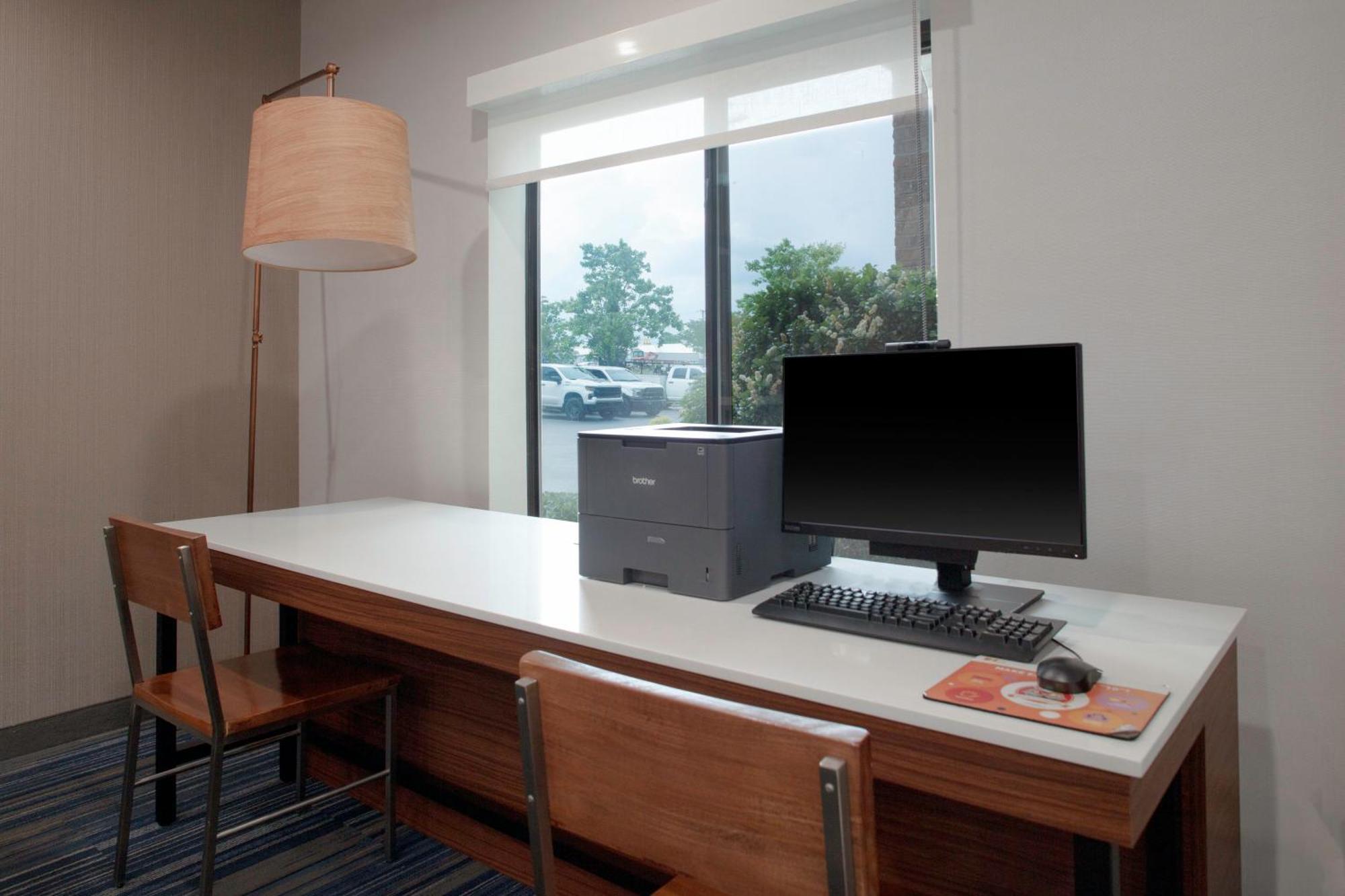 Express & By Ihg Hotel 3*