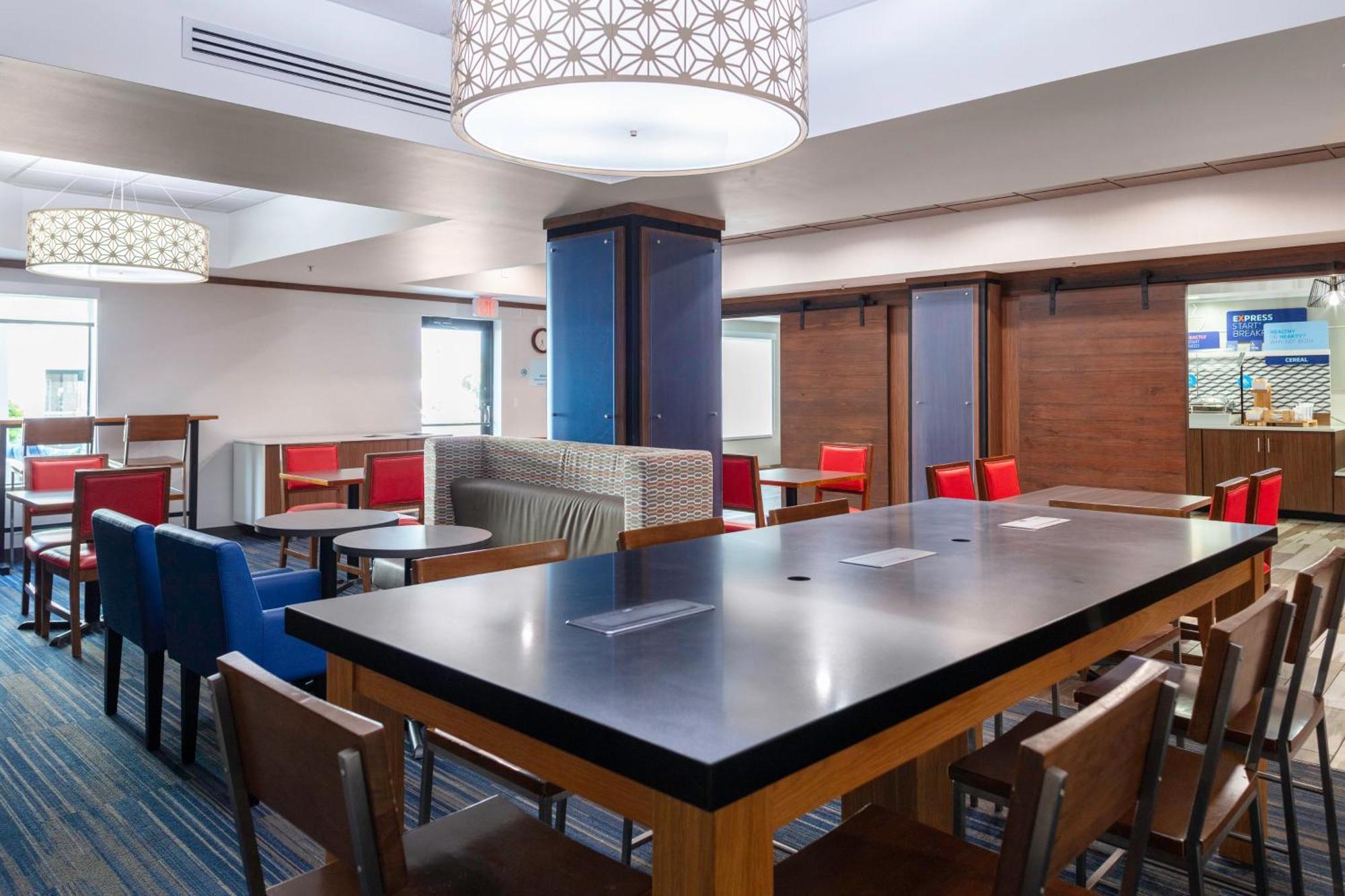 Hotel Express & By Ihg Roanoke Rapids