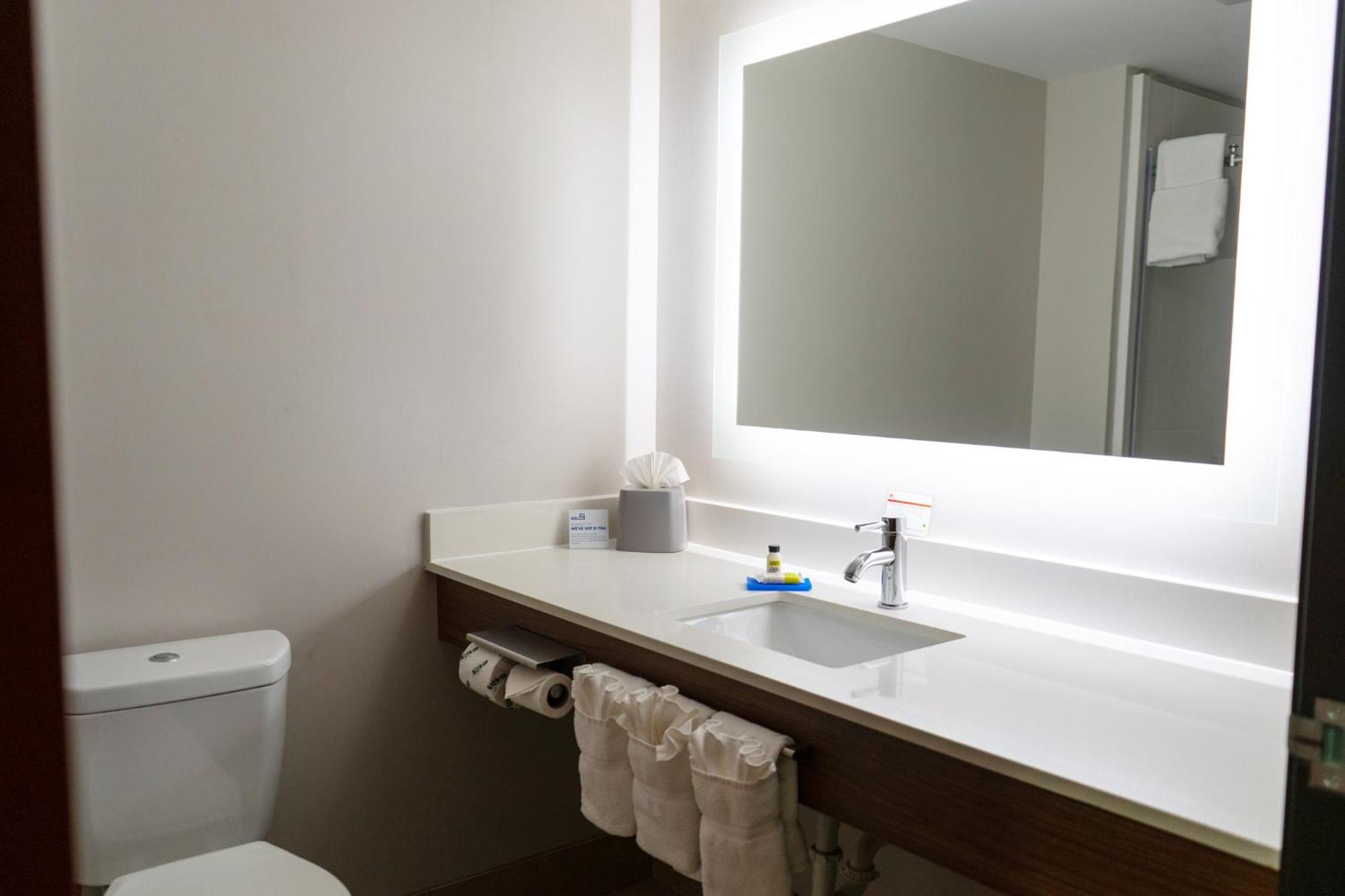 Hotel Express & By Ihg
