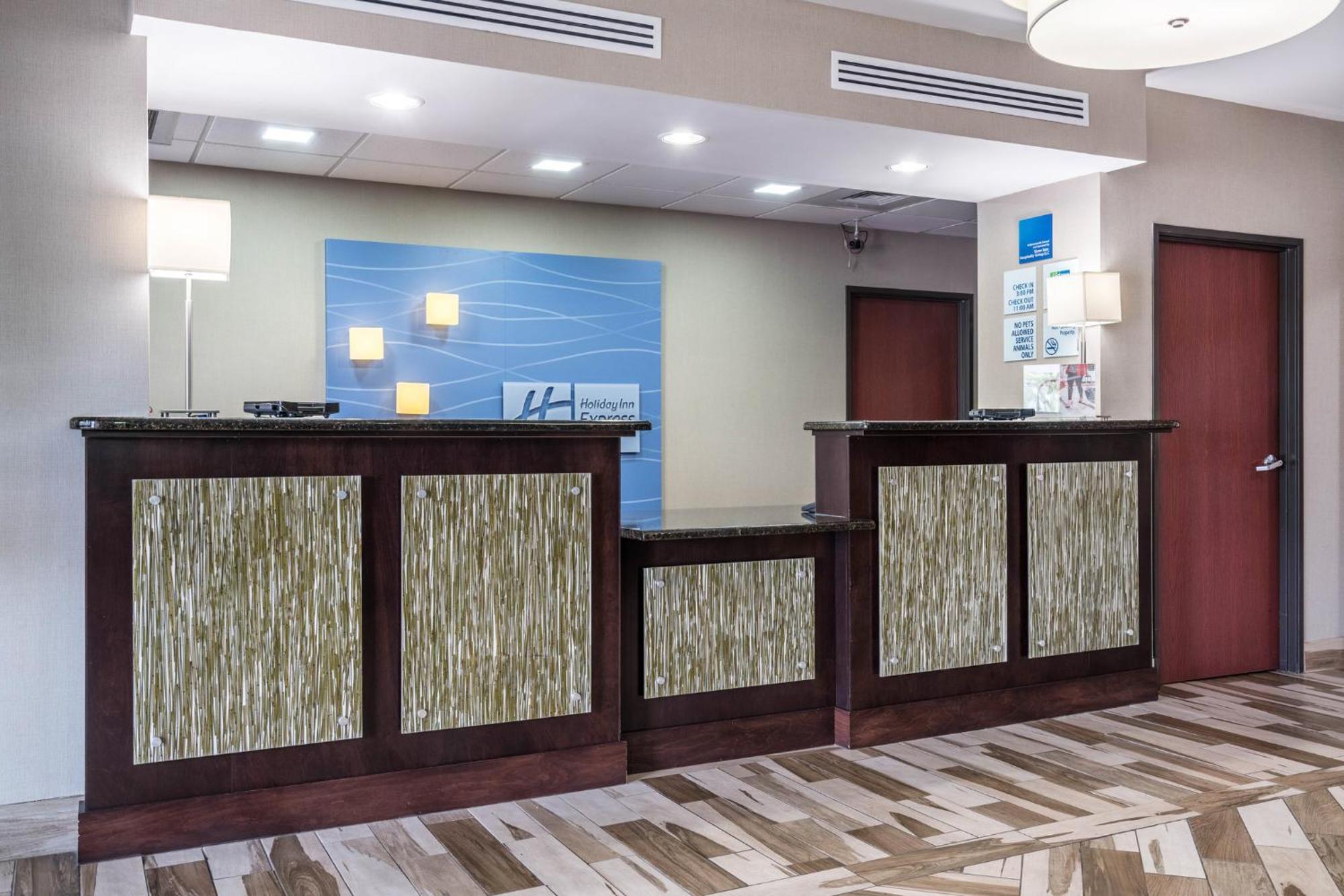 Hotel Express & By Ihg 3*