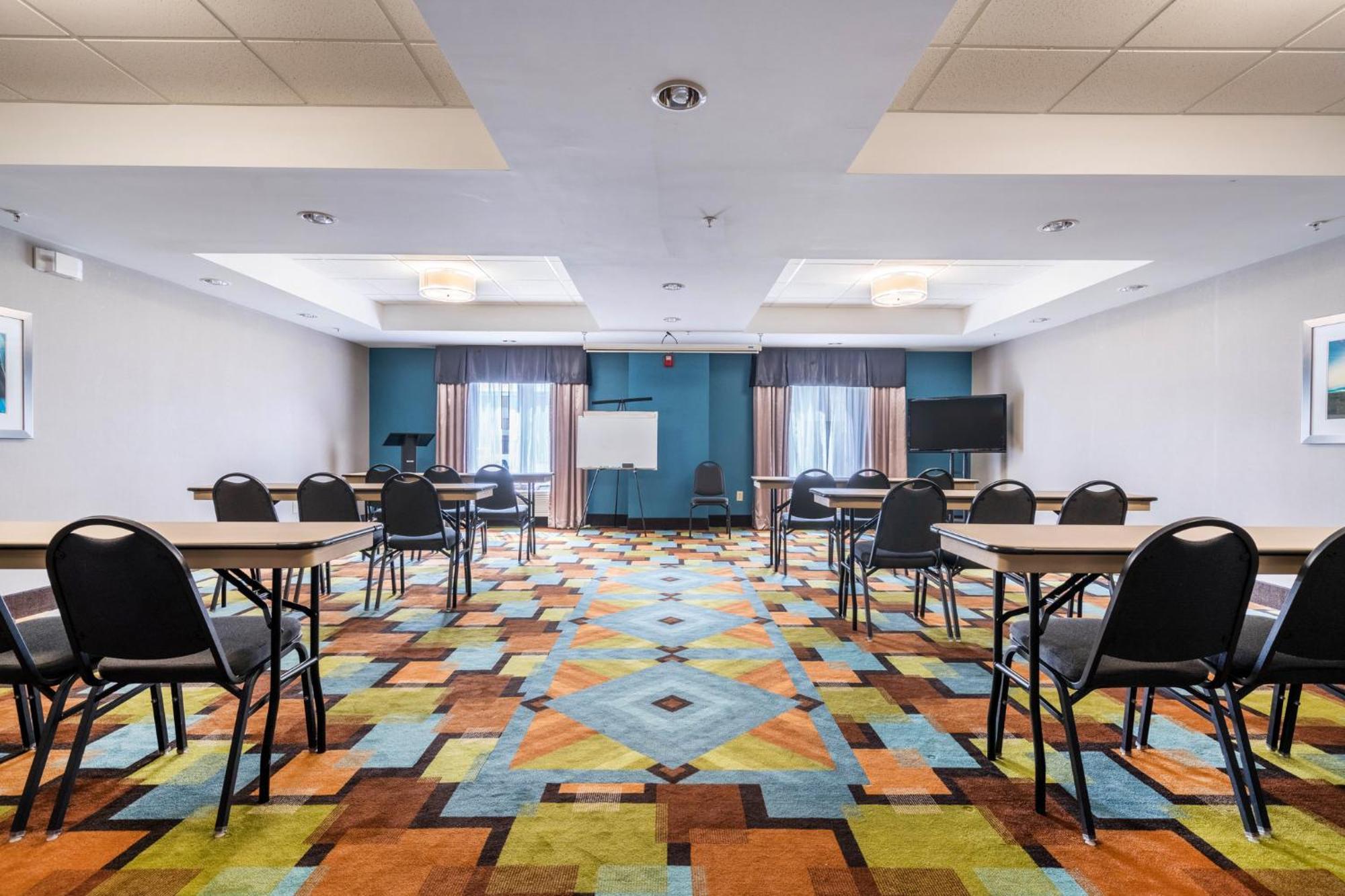 Hotel Express & By Ihg Roanoke Rapids