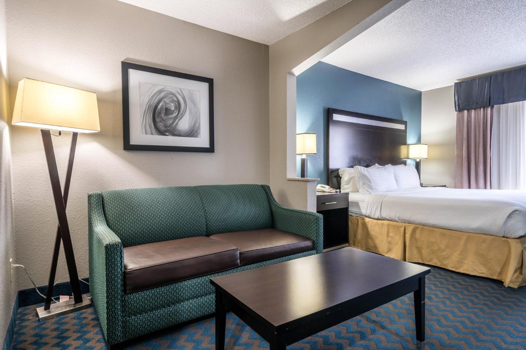 Express & By Ihg 3* Roanoke Rapids