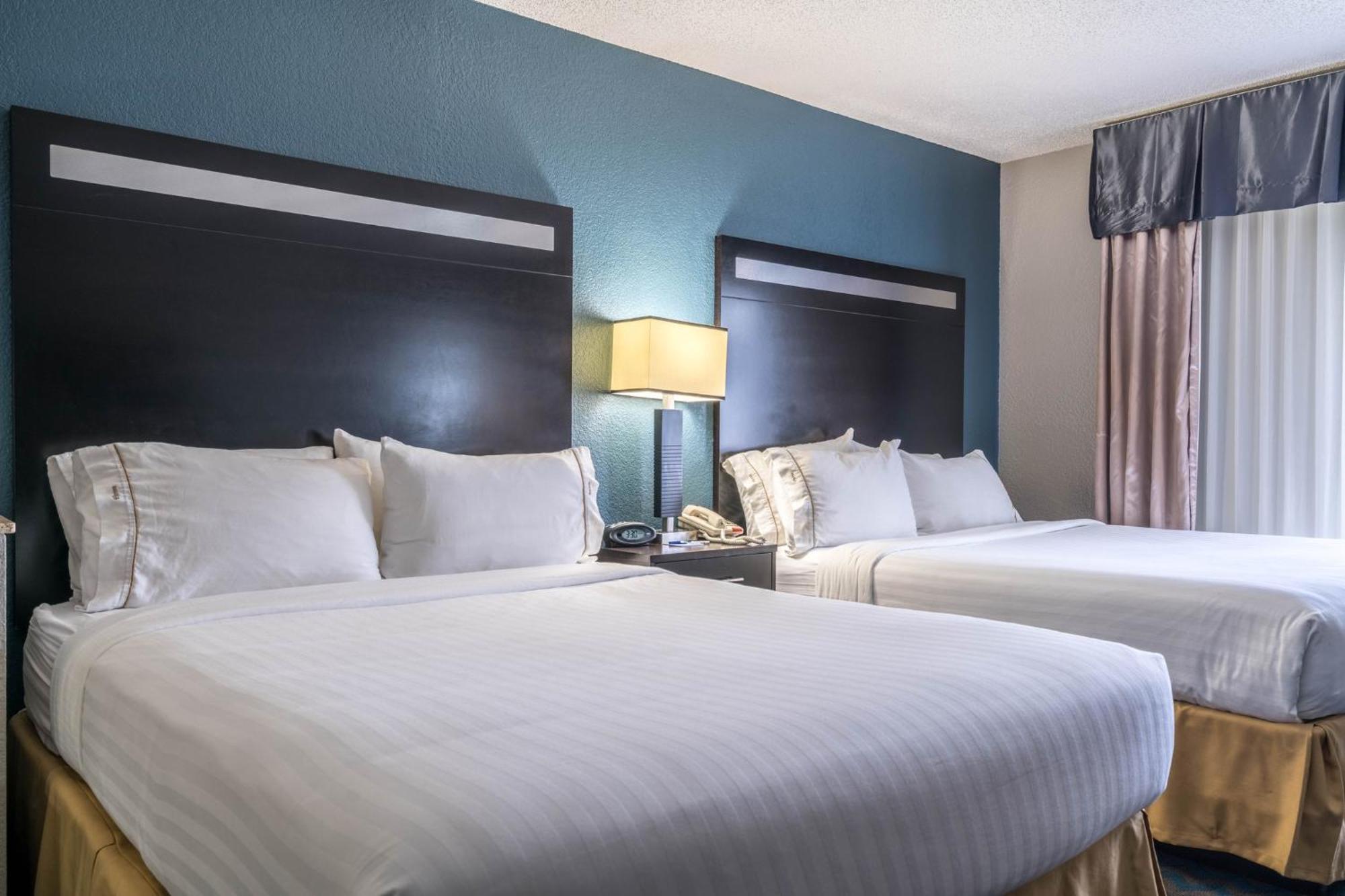 Express & By Ihg Roanoke Rapids