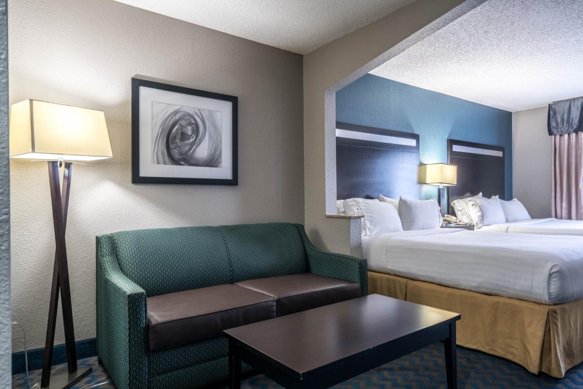 Express & By Ihg Roanoke Rapids