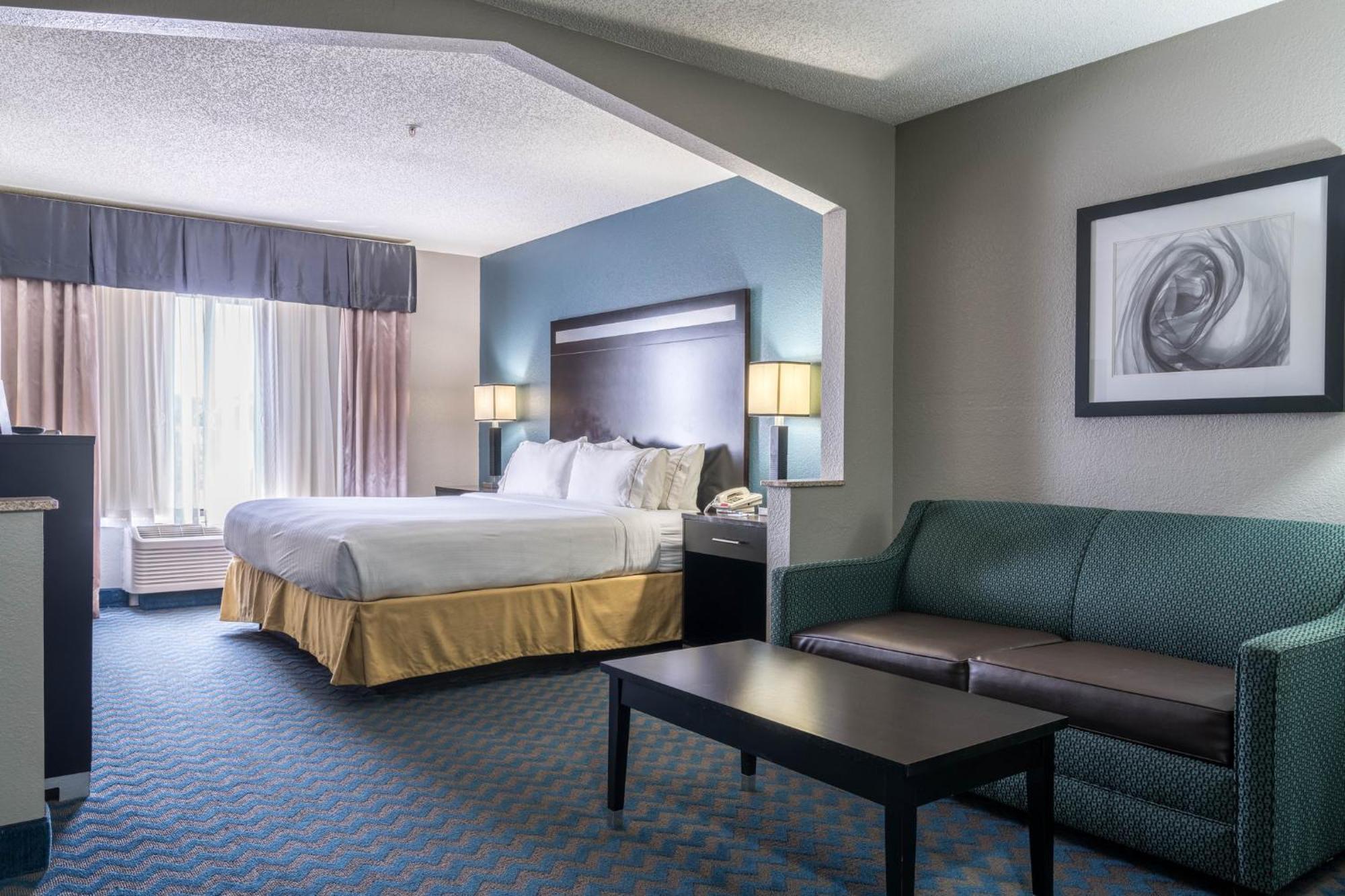 Hotel Express & By Ihg