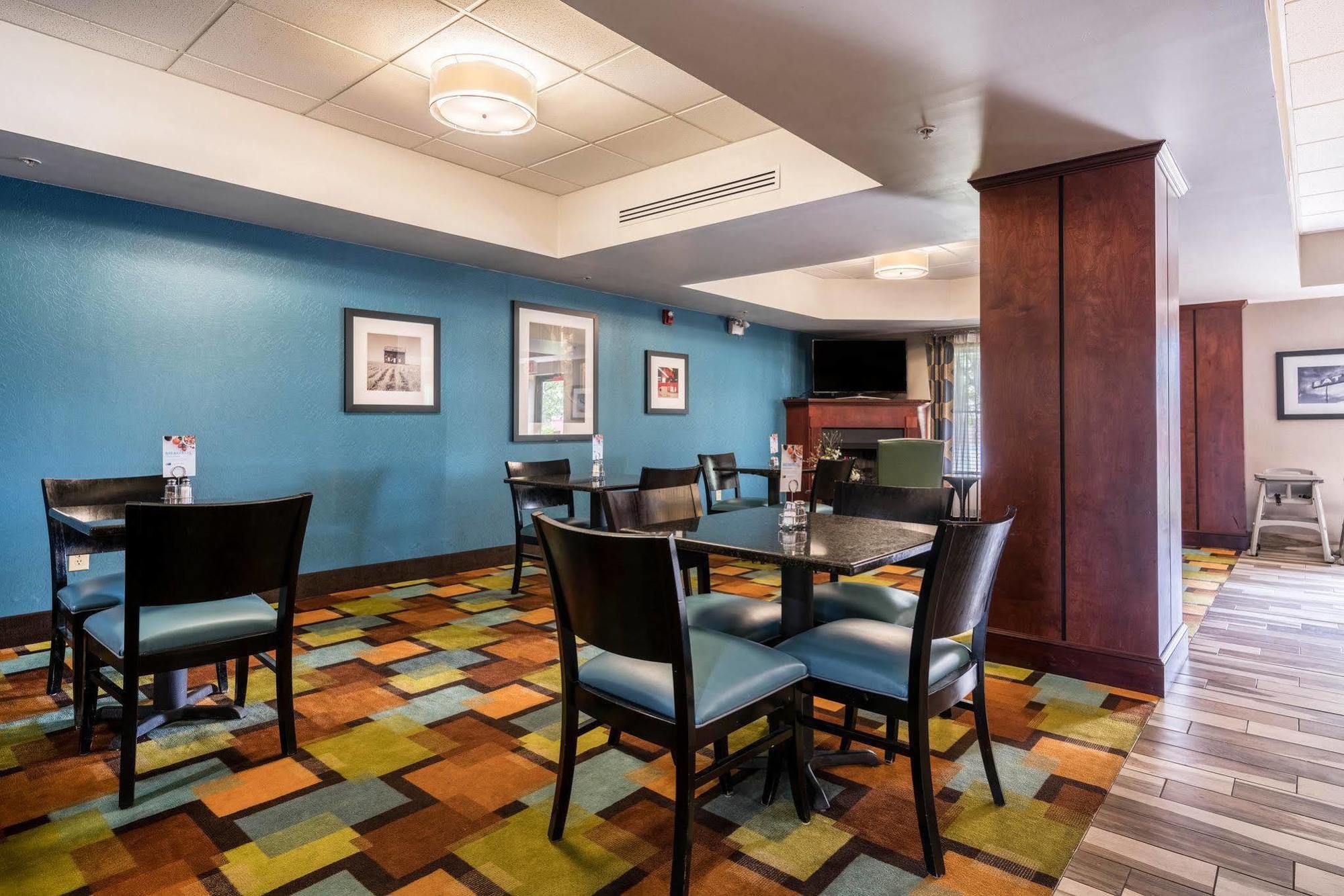 Express & By Ihg Roanoke Rapids